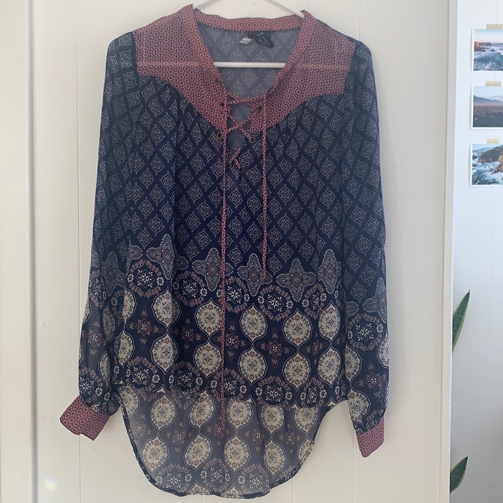 High-low patterned blouse